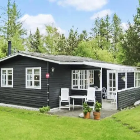 Three-bedroom Holiday In *