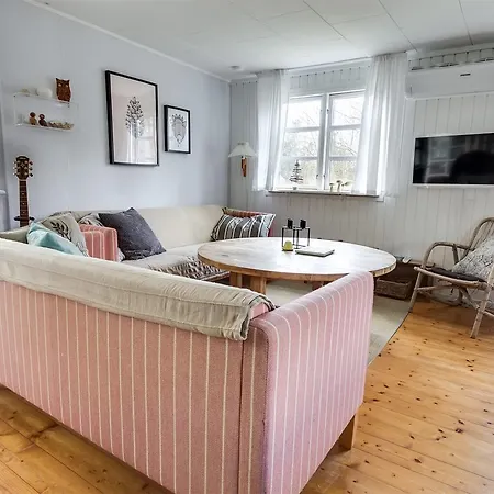 Three-bedroom Holiday In Casa vacanze